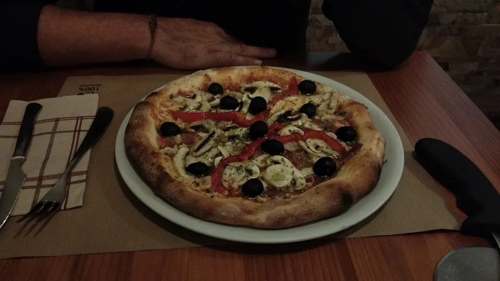 Elicia Marcos_Pizzería Michele_Benavente_review