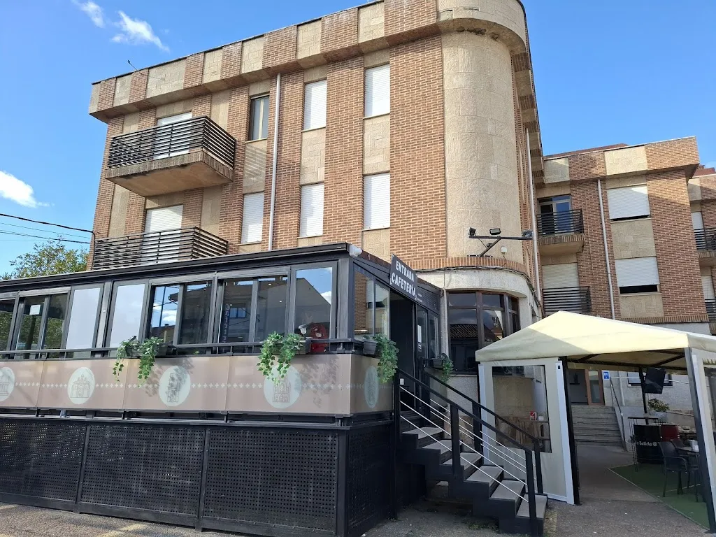 HOTEL RESTAURANTE JUAN MANUEL_Camarzana de Tera_slider_image_1