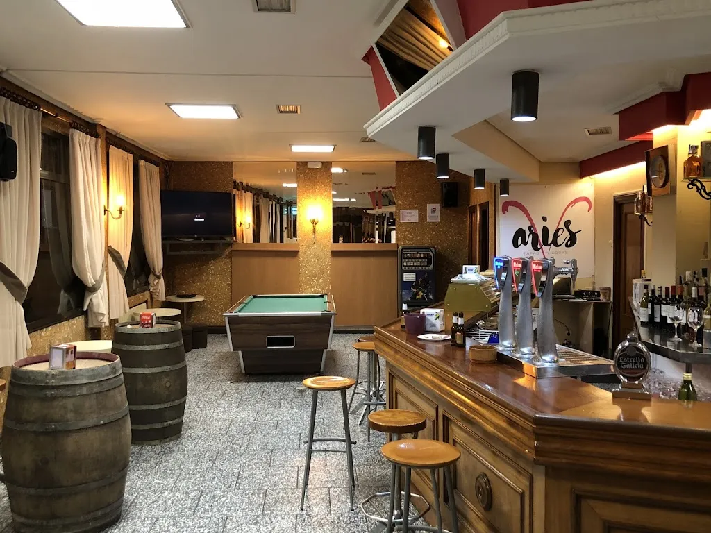 Aries Tapas y Copas restaurant in Camarzana de Tera