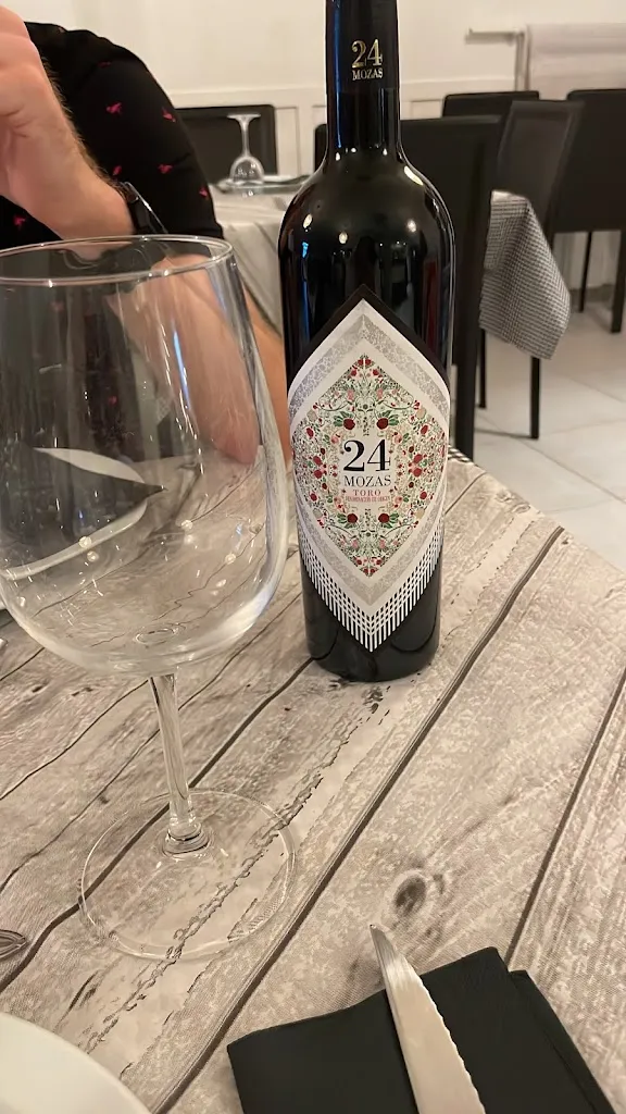 Alba Florez_El Chariz_Carbajales de Alba_recensione