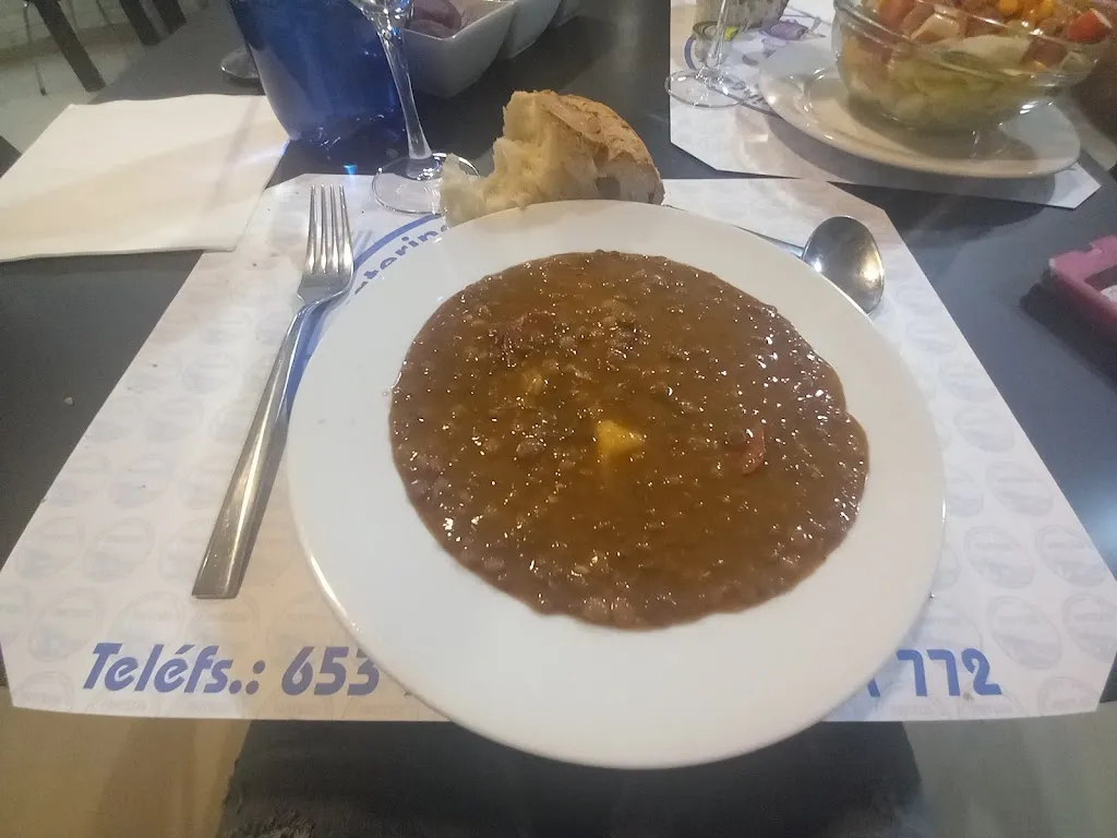 Rafael León_Catering Mateos Bar Restaurante Cafetería_Corrales del Vino_review