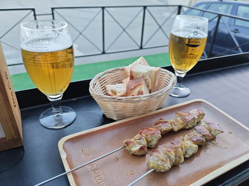 Rest La Ermita _Cuelgamures_slider_image_1