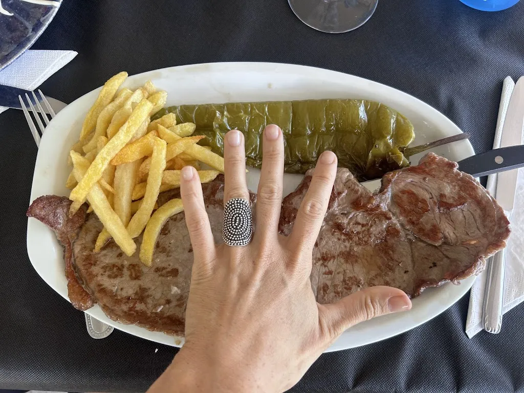 Isabel Zubiaurre_Bar/Restaurante Los Robles_Cobreros_review