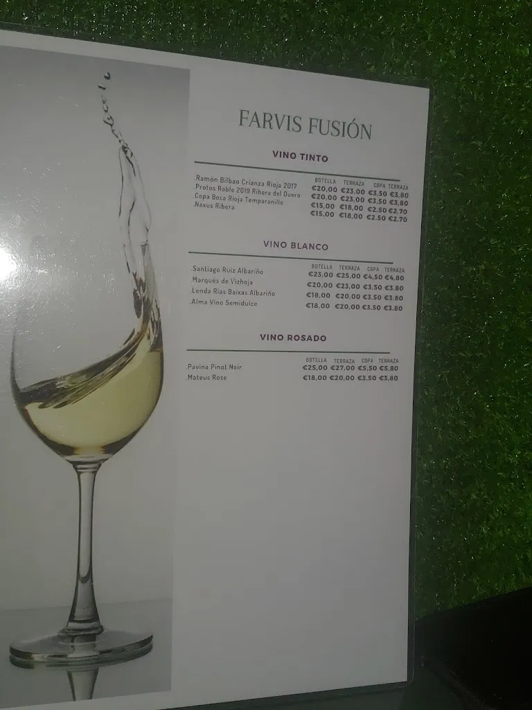 Adina Mihailescu_Los Puchis _Fariza_review