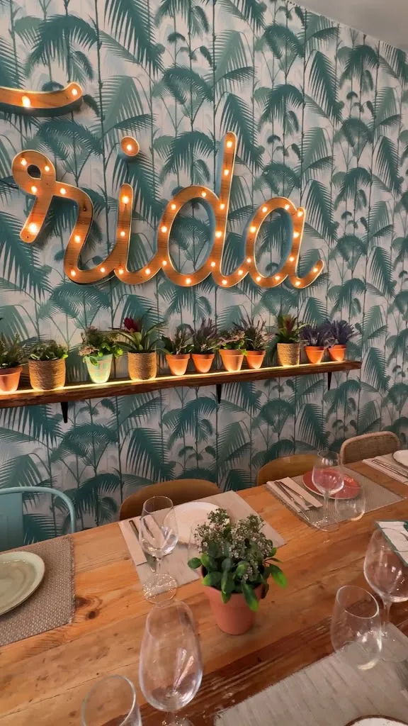 Frida_Fariza_slider_image_2