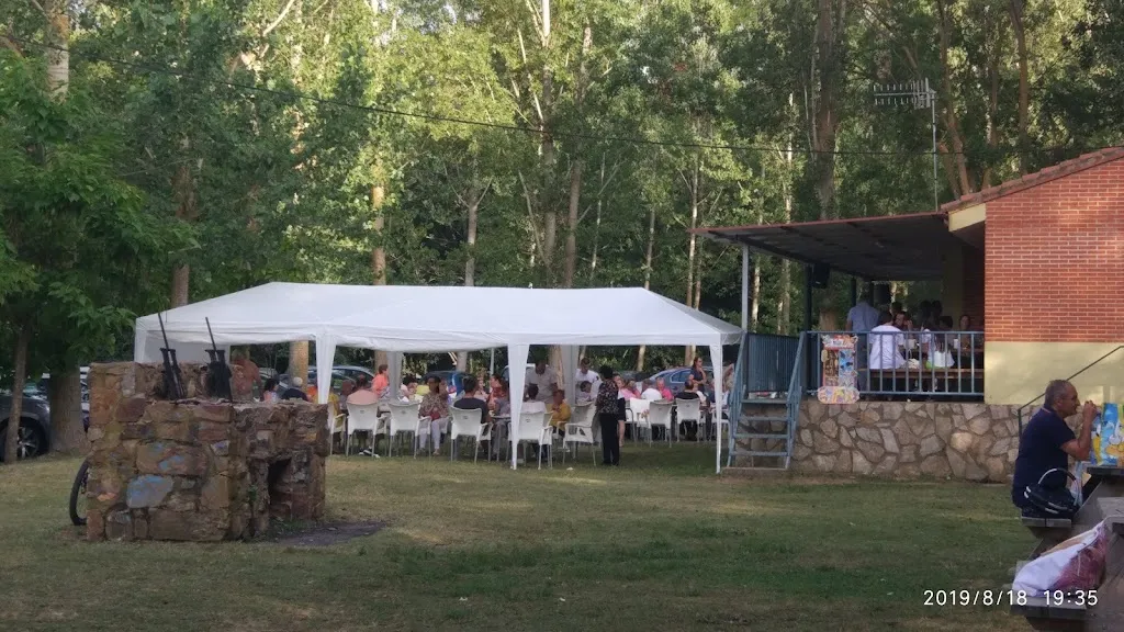 José María Ayús_Bar El Rio Burganes_Friera de Valverde_review