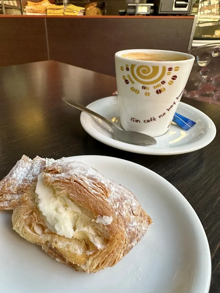 Local Bakery and Confectionery_Hiniesta La_slider_image_3