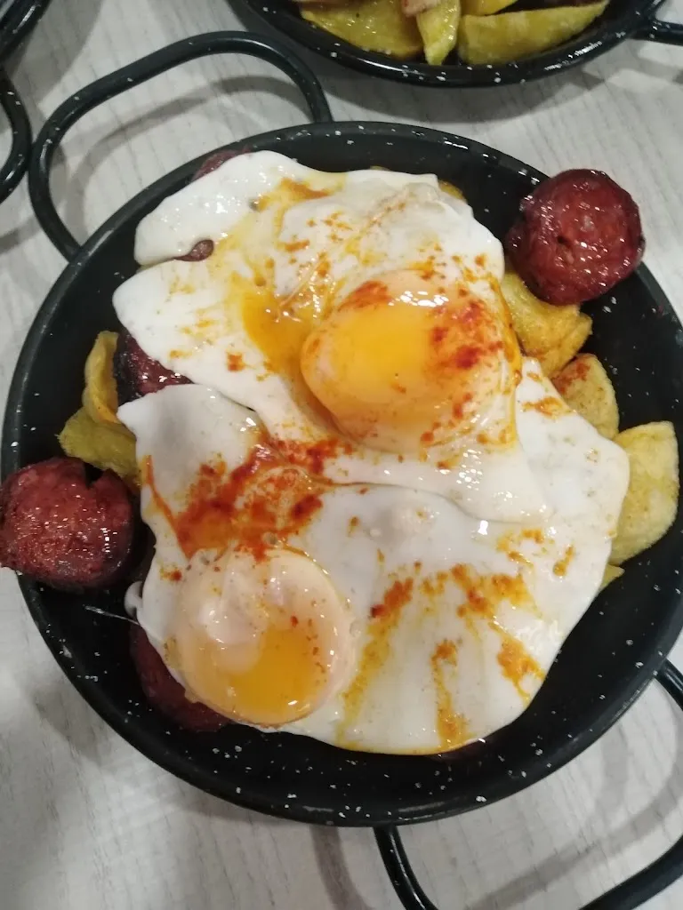 Inês Cruz_La Casa de Los Pinchitos_Hiniesta La_review