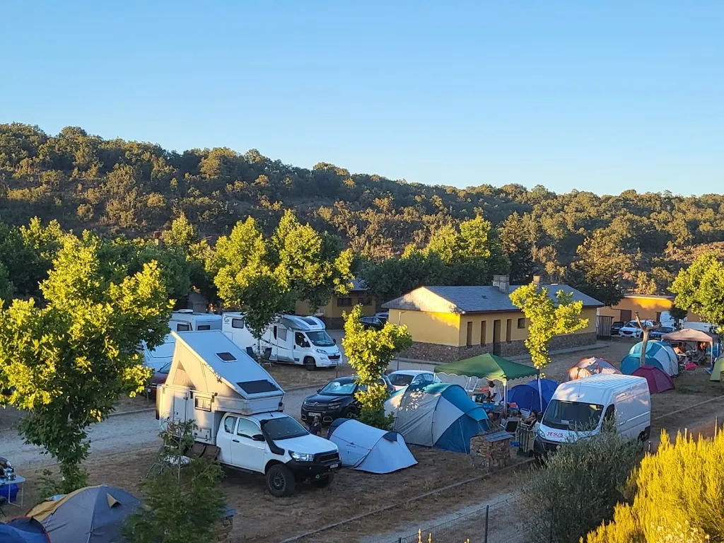 Camping Bar Restaurante Los Molinos restaurant in Manzanal de Arriba