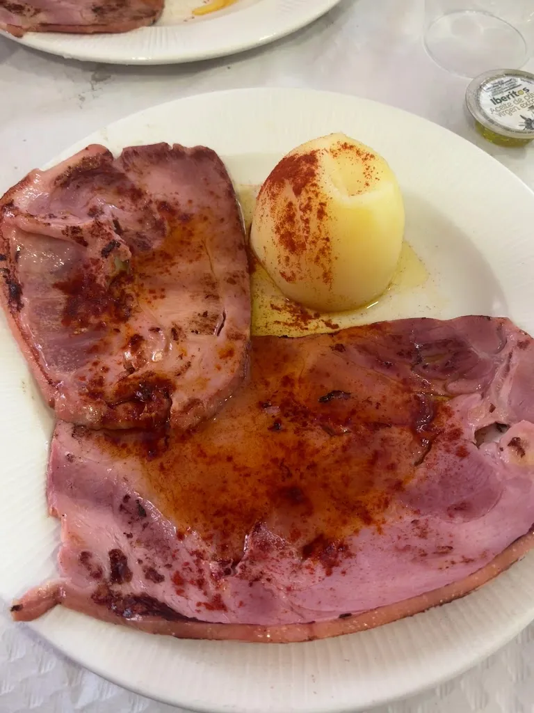 Hotel Restaurante la Ruta_Mombuey_slider_image_2