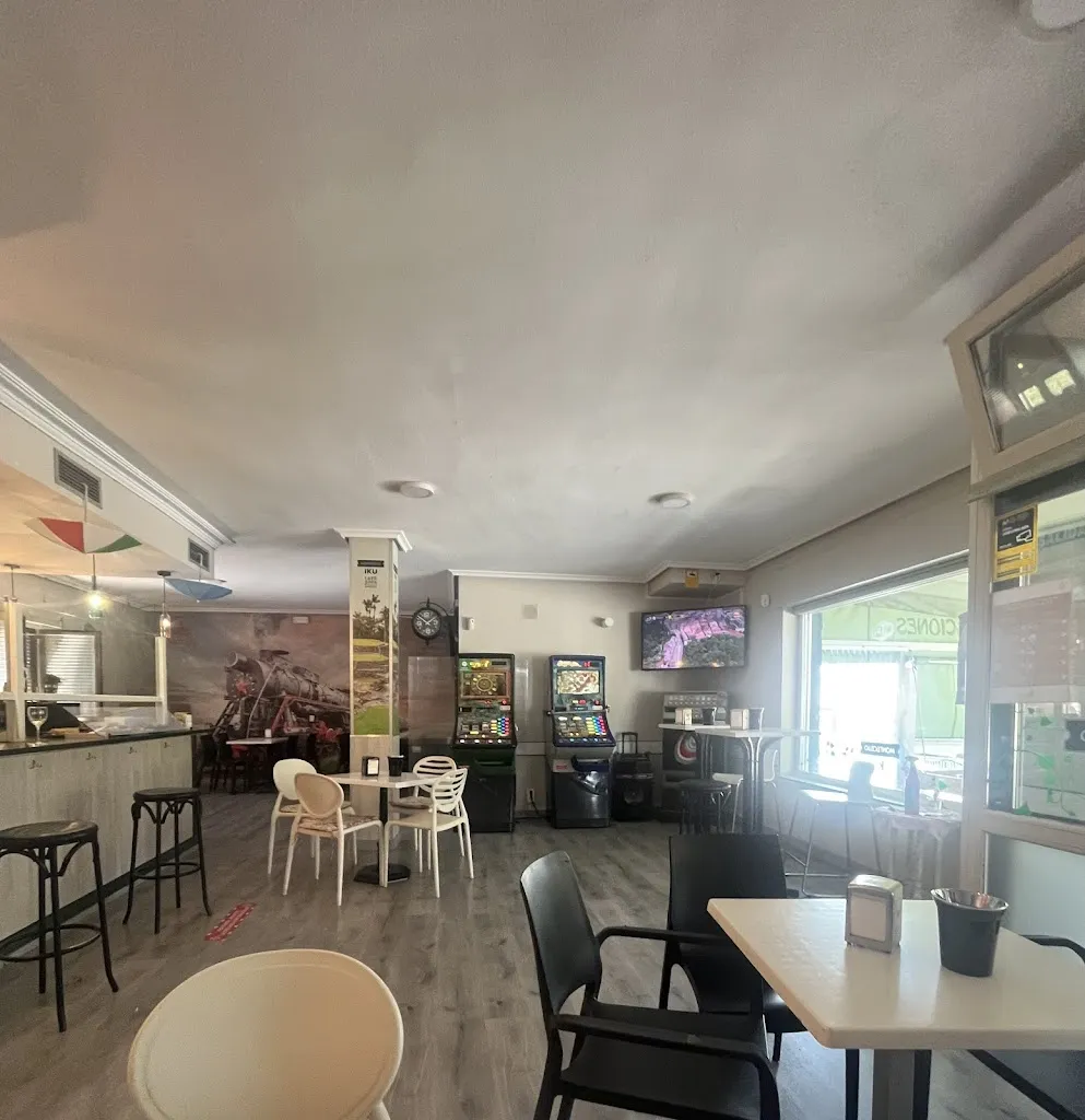 Cafetería Pastelería El Destino ristorante a Mombuey