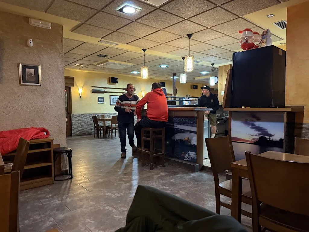 M. B._El Pescador Cafe_Montamarta_review