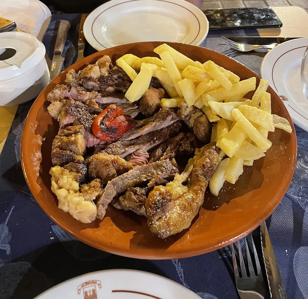 Zuhra Burkitbayeva_Restaurante Gallego As Pedriñas Novas_Gallegos del Río_review