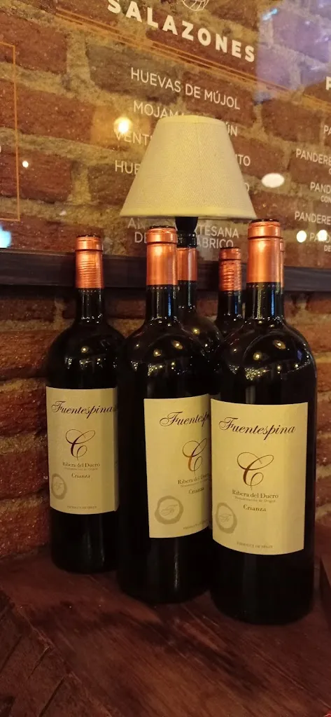 Anna P._Taberna del Mar con Denominación de Origen_Gallegos del Río_review