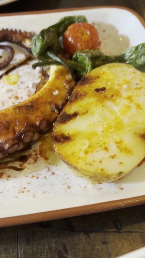 Taberna del Mar con Denominación de Origen_Gallegos del Río_slider_image_2