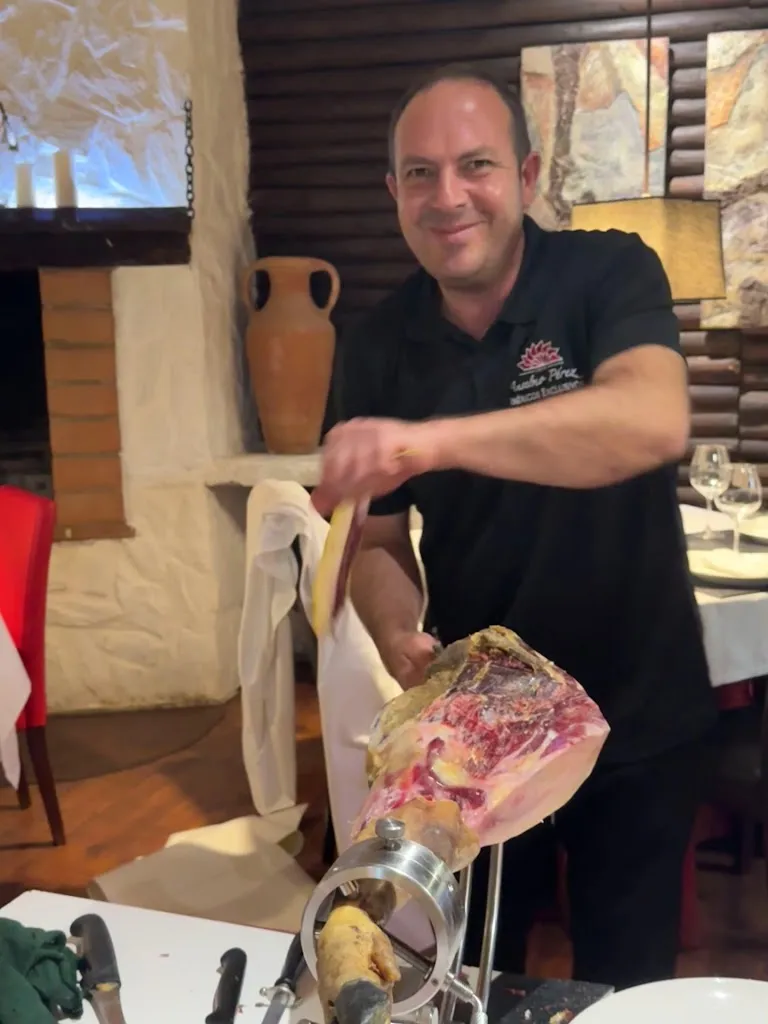 RESTAURANTE EL CHIVO_Morales de Toro_slider_image_2