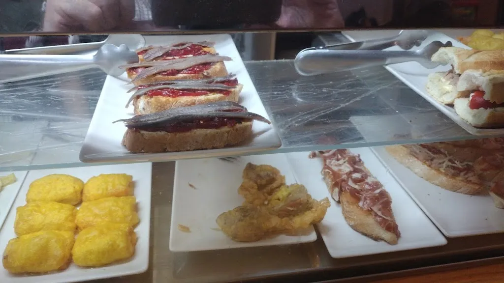 Miguel Angel Marcos Bueno_Bar Marujo_Morales de Toro_review