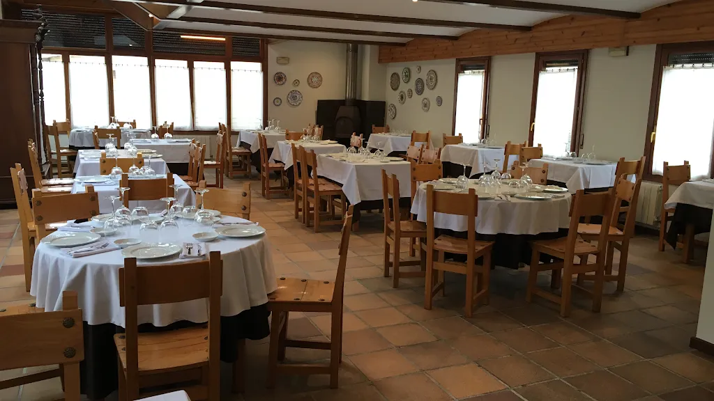 El Refugio VIGUERA restaurant in Rioja
