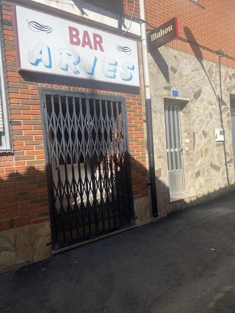 Bar Aries_Pajares de la Lampreana_slider_image_1