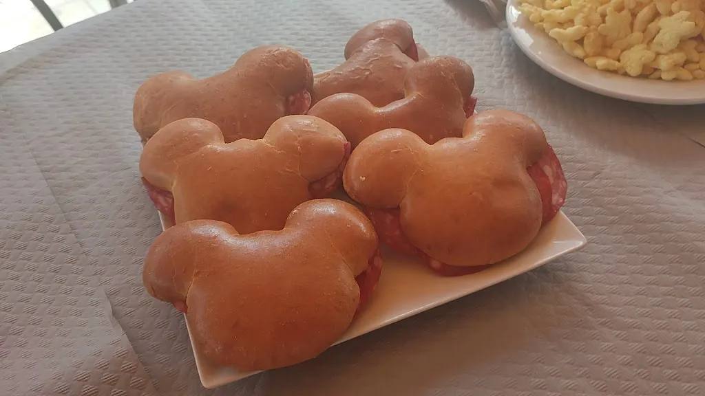 ana sanchez rosales_Bar Polideportivo Municipal_Pedralba de la Pradería_review