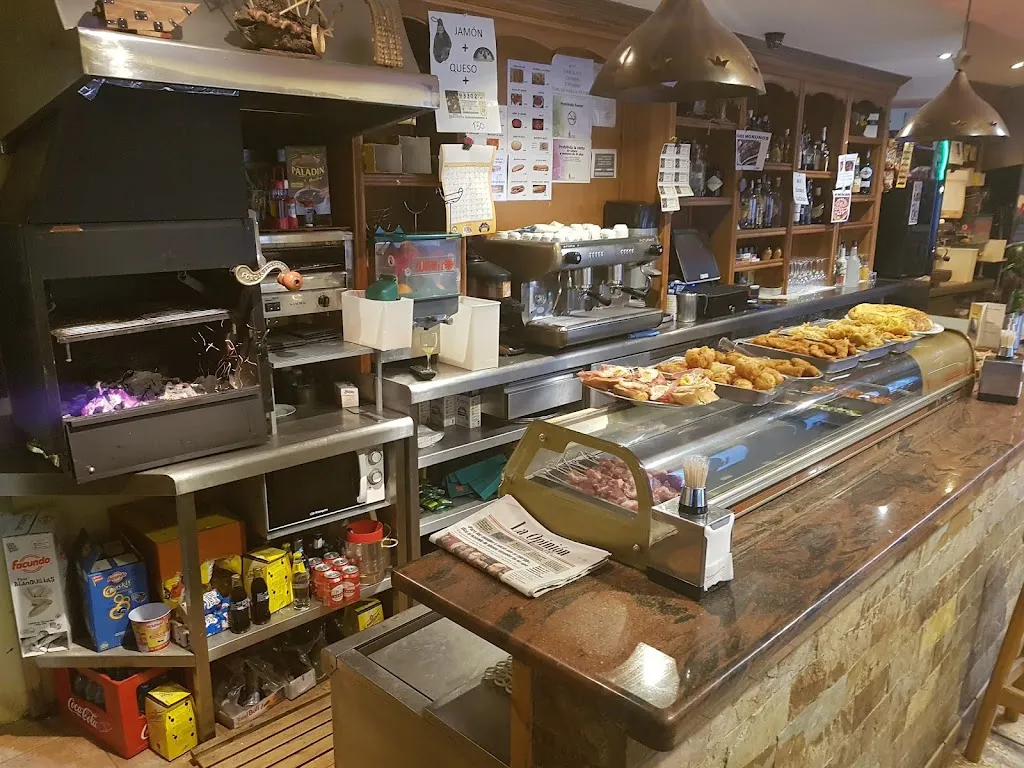 Restaurante el Roble restaurant in Olmillos de Castro