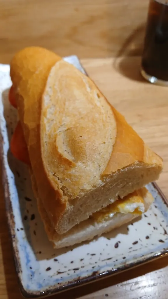 Jose Manuel Ojeda Alarcón_Bar El Castillo_Olmillos de Castro_recensione