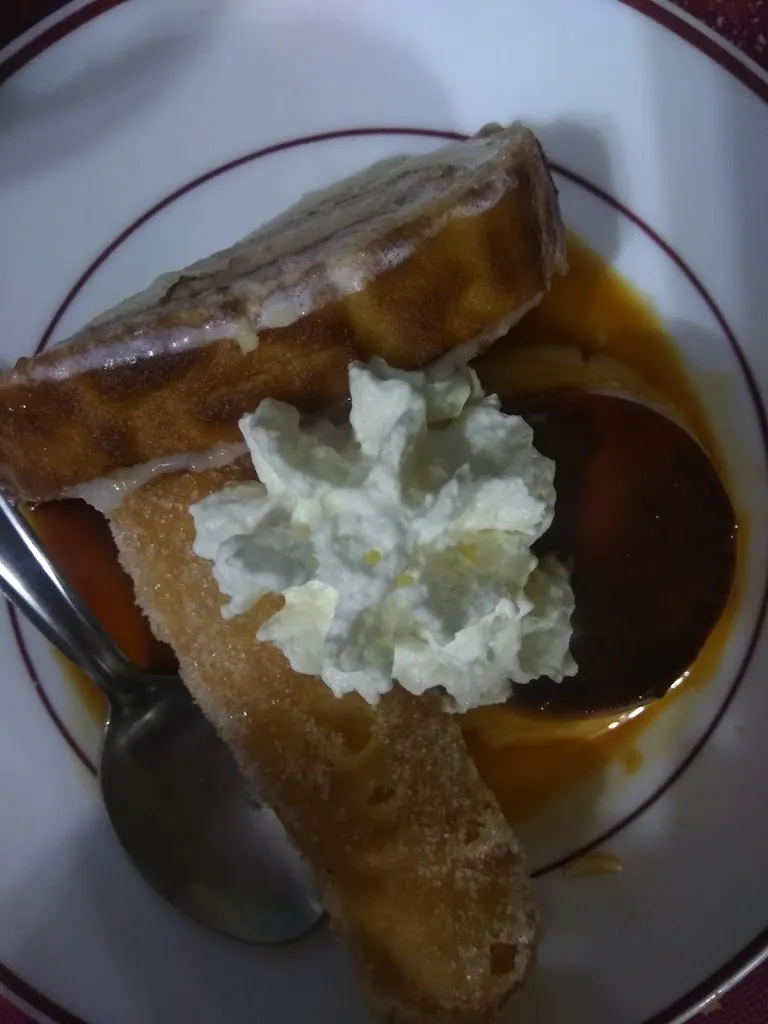 Leticia Zamora_BAR MERY_Perilla de Castro_review