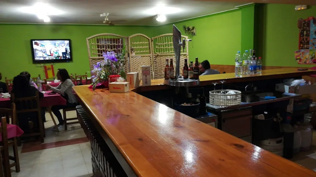 BAR MERY restaurant in Perilla de Castro