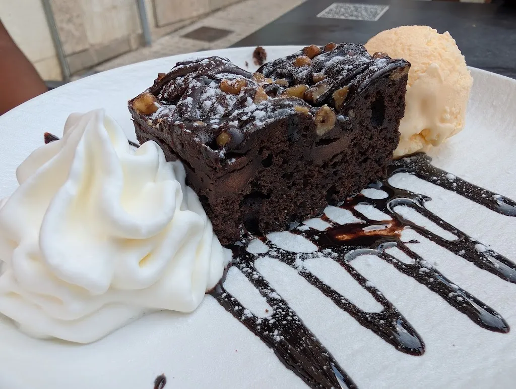 James Smith_The Bee Pizzeria,_Pego El_review