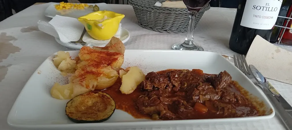 cees baay_Tienda Coopego Coarval Restaurant_Pego El_review