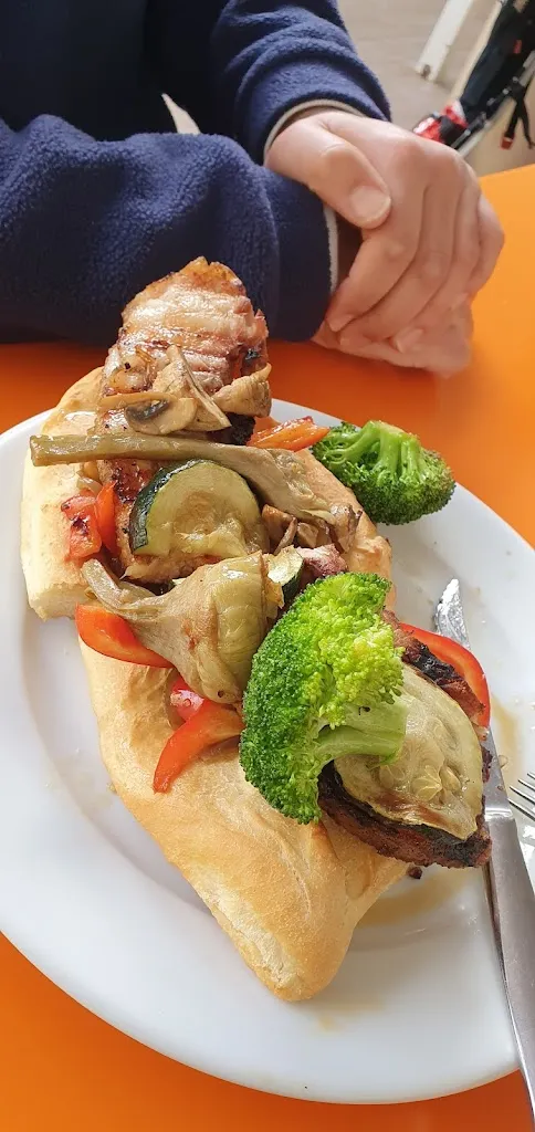 Carolina Oliver Mulet_Un Cuiner a l'Escoleta de Sagra_Pego El_review