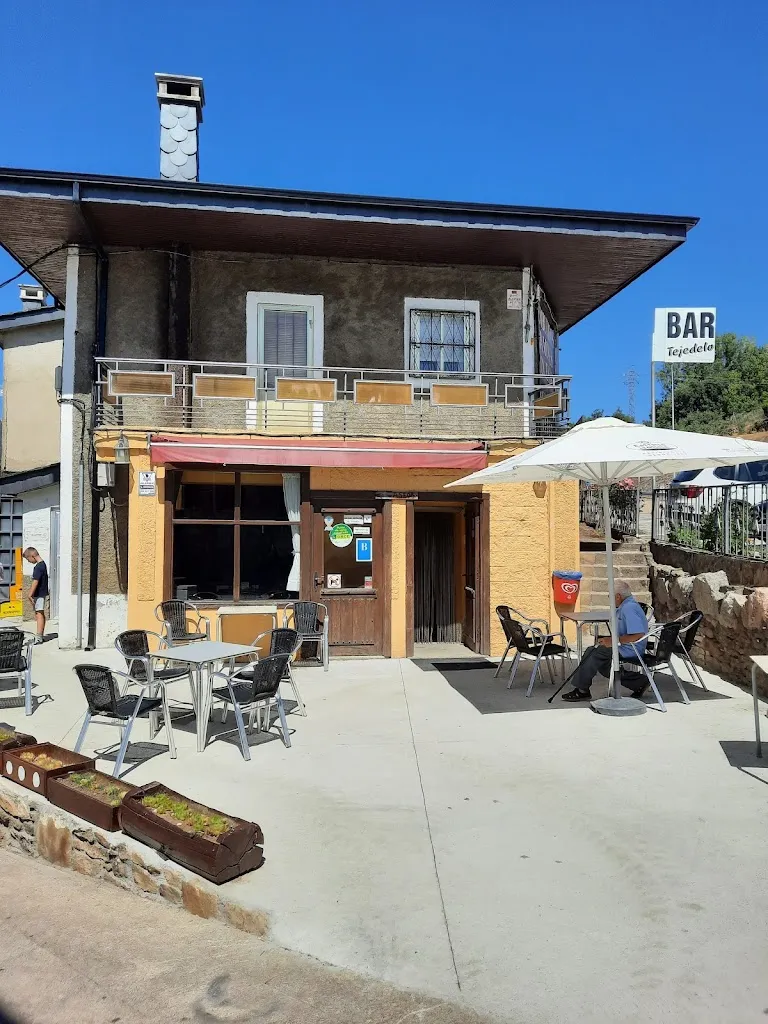 Maryen Loro_Bar Tienda Estanco Tejedelo_Requejo_review