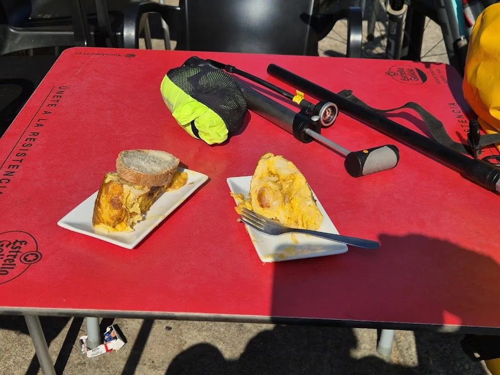 Raúl R._Bar La Vereda_Rionegro del Puente_recensione