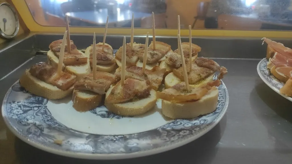 Bar Restaurante Hogar de dia_San Agustín del Pozo_slider_image_3