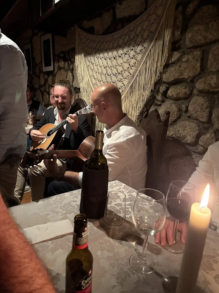 Doris Richards_Casa da Mariquinhas - Fado Porto Est. 1968_Porto_review