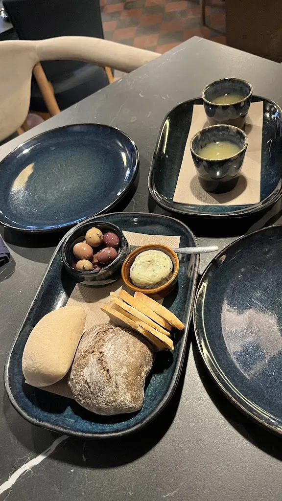 Diana Dumitrascu_P4 na Baixa_Porto_review