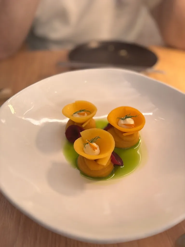 Rose Damato_Gruta_Porto_review