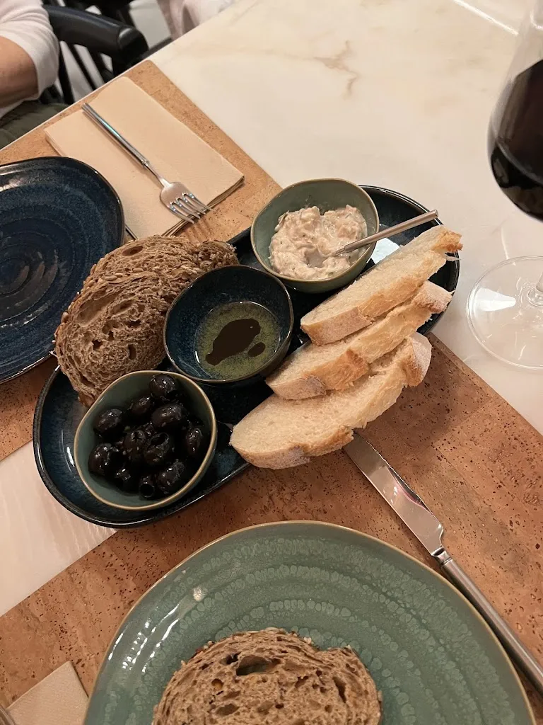 Katharina Schlichtherle_All In Porto_Porto_review