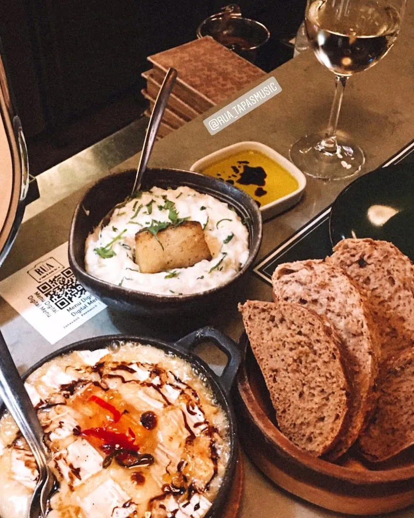 Rua Tapas & Music Bar_Porto_slider_image_3