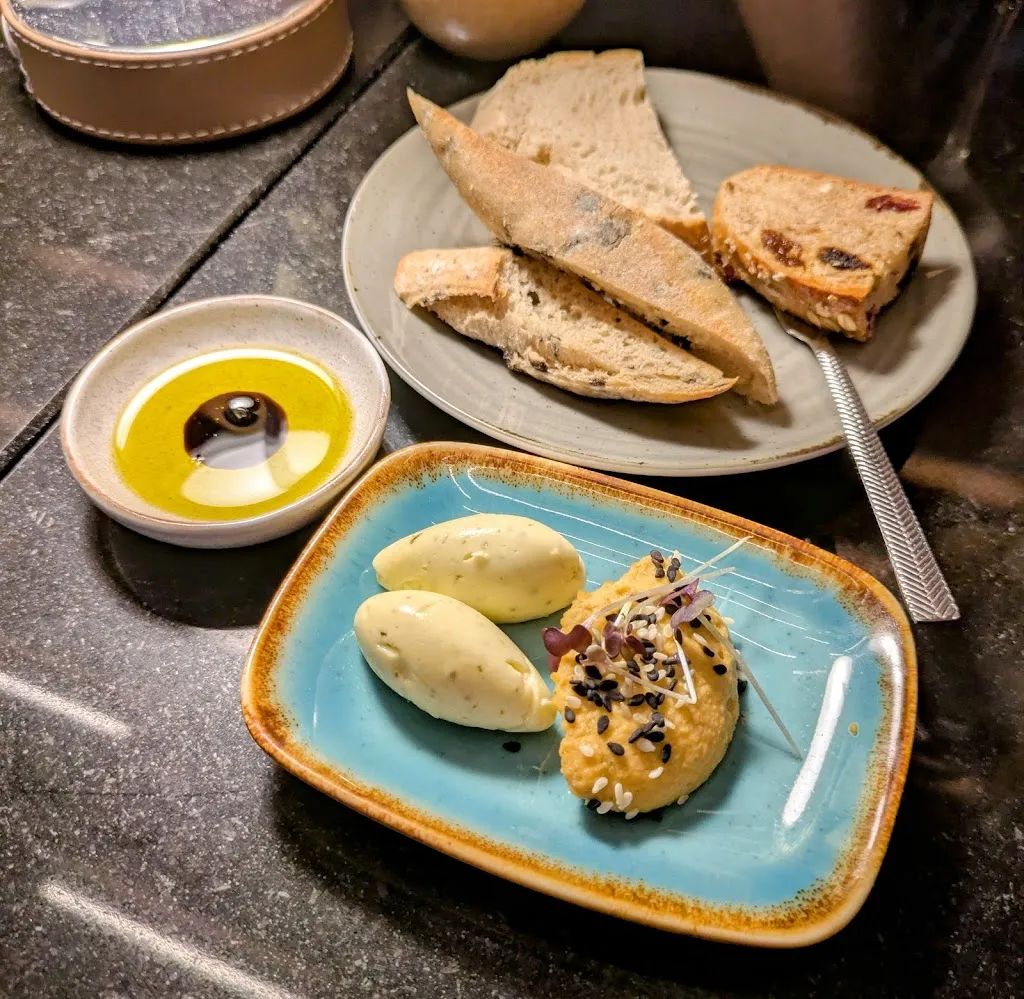 Avant Lard Travel - by Houston Porter_Barrica by YoursPorto_Porto_review