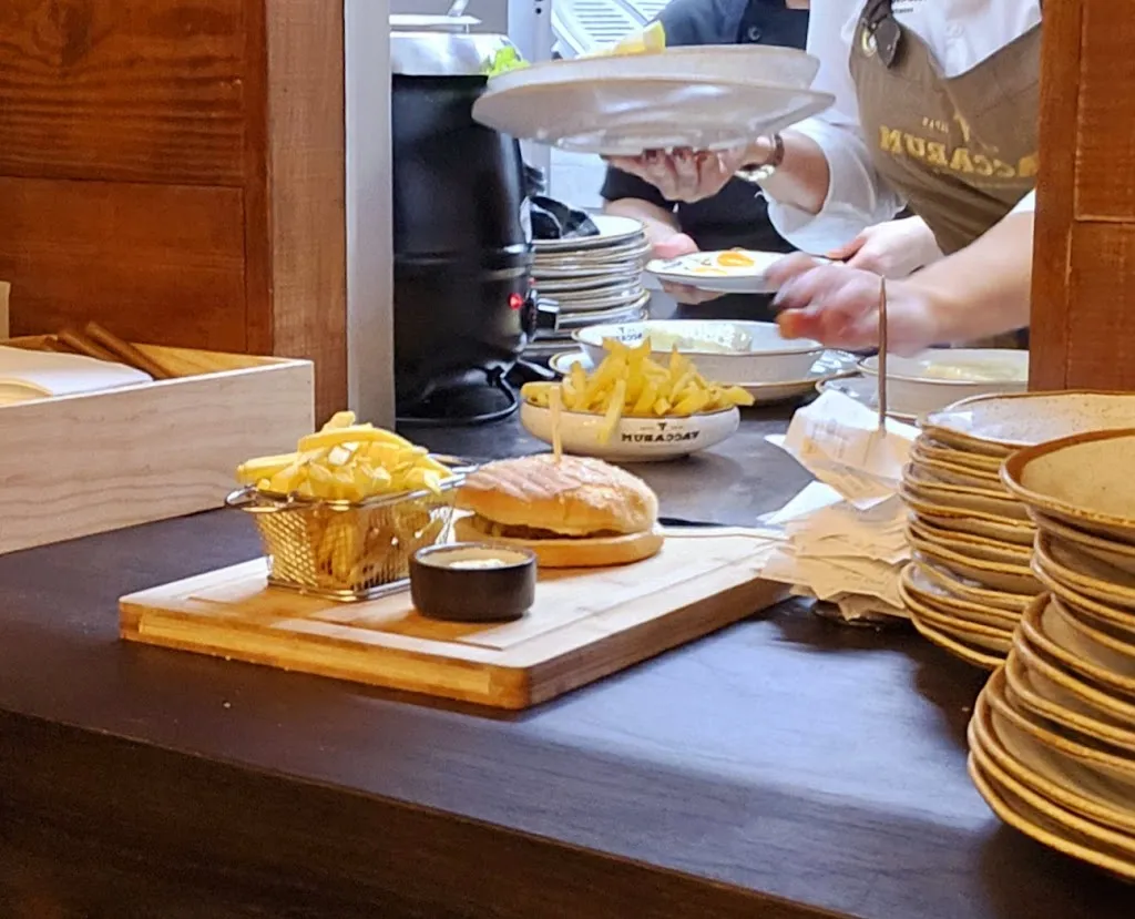 Menu_Vaccarum Francesinhas & Tapas - Sá da Bandeira_Porto_image_6