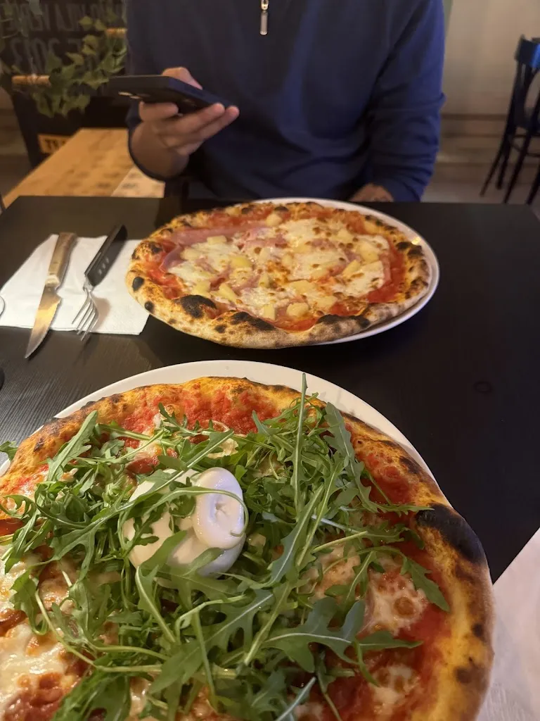 Megan King_Super Pizza_Porto_review