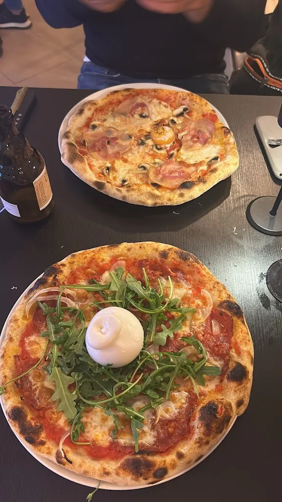 Izzy Lewis_Super Pizza_Porto_review