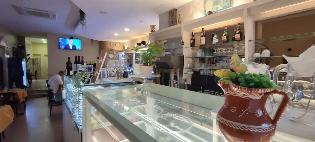 Super Pizza restaurant in Porto