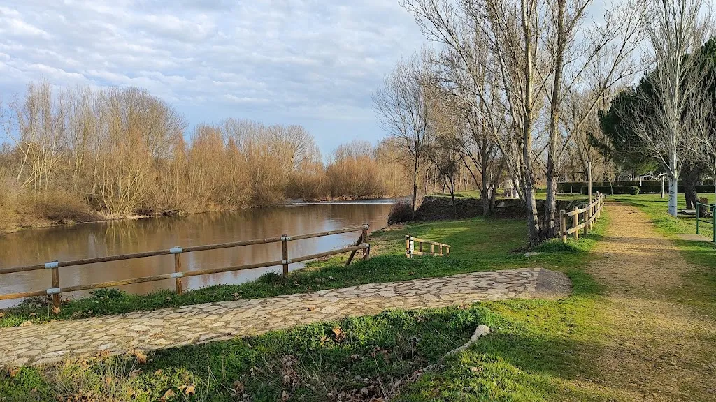 franjotauve_PUBJUSTI SOCIEDAD LIMITADA._Santa Cristina de la Polvorosa_review