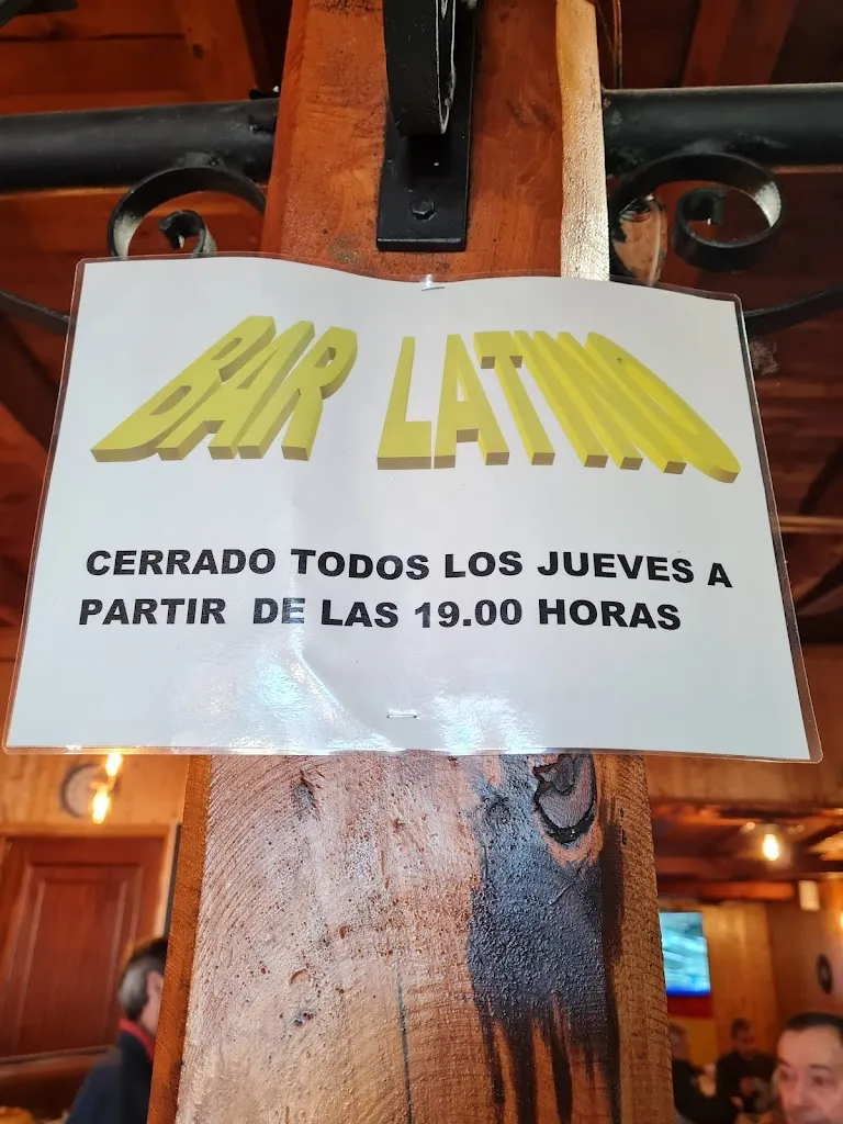 Bar El Latino restaurant in Santibáñez de Vidriales