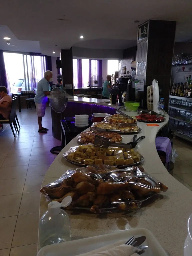 Menu_Heathers Bar_Zurgena_image_8