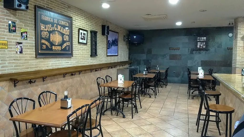 Bar Restaurante "La Rotonda" restaurant in Santa María de la Vega