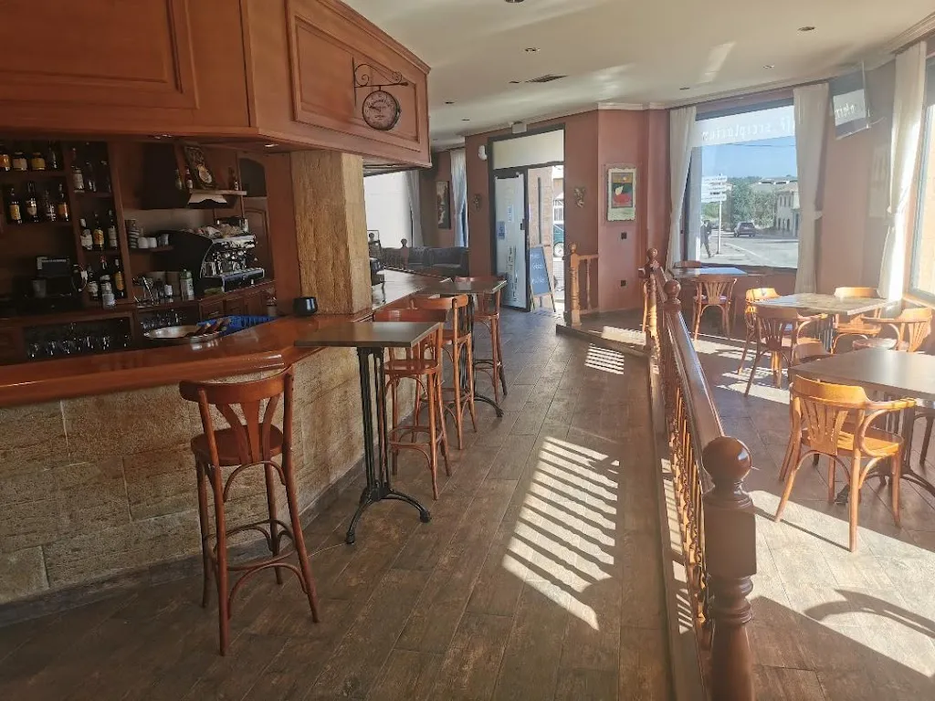 Café Scriptorium & Terraza La Zona restaurant in Tábara