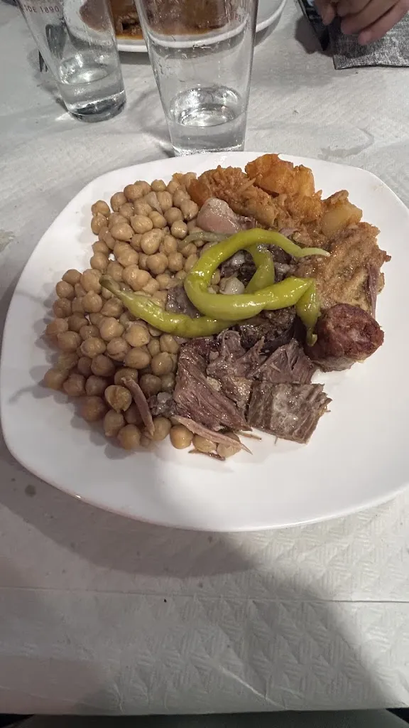 Juan José Sánchez Rodríguez_Restaurante Fijo´s bar_Santovenia_review